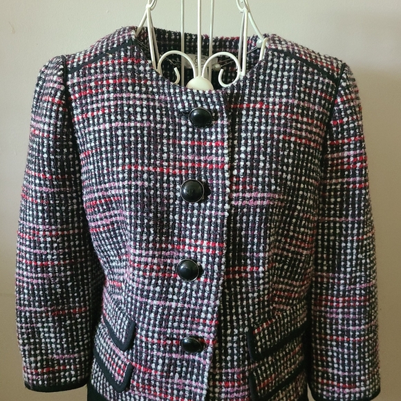 Ann Taylor LOFT Tweed Cropped jacket size 10p/8reg - Picture 2 of 7